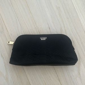 Victoria’s Secret makeup bag 2018 SS